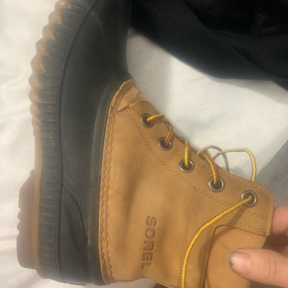 8.5 men’s barley used maybe worn once